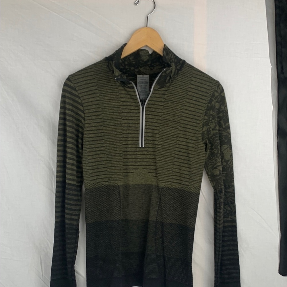 Climawear Women's Olive and Black Zip Up Sweater